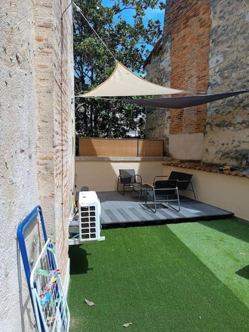 Appartement Centre Ville Historique Avec Terrasse Et Climatise Périgueux Esterno foto