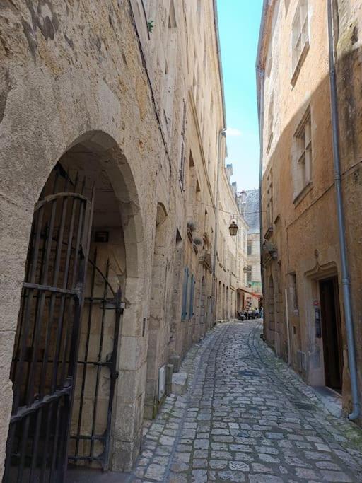 Appartement Centre Ville Historique Avec Terrasse Et Climatise Périgueux Esterno foto